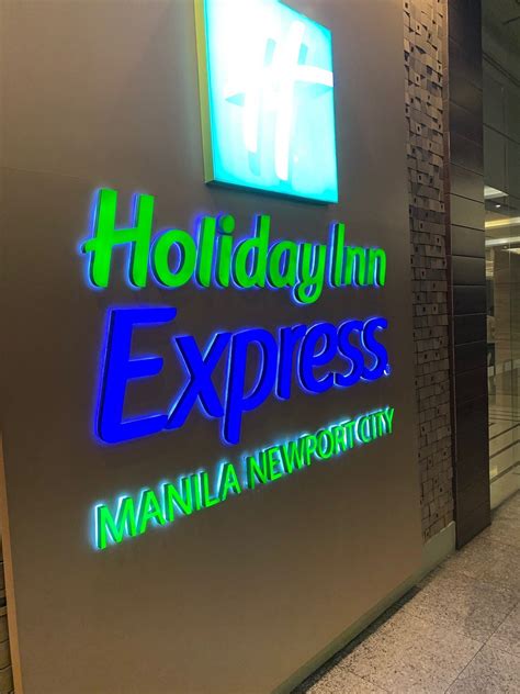 holiday inn express newport philippines.